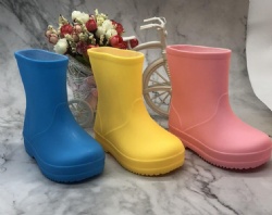 Children's solid color rain shoes PVC integrated shape soft rain shoes for boys and girls simple short tube non-slip water shoes for primary school students