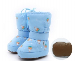 baby booties in blue with little bear